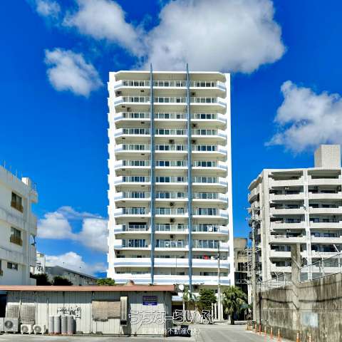 ワイズエステムコート北谷美浜センタータワー 902号