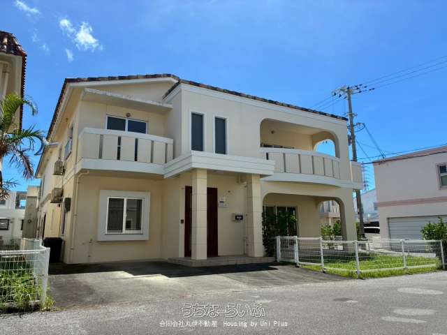 沖縄市古謝３丁目戸建て