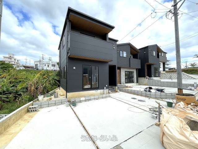 沖縄市登川 2号棟