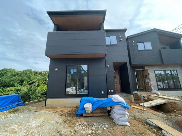 沖縄市登川　2号棟