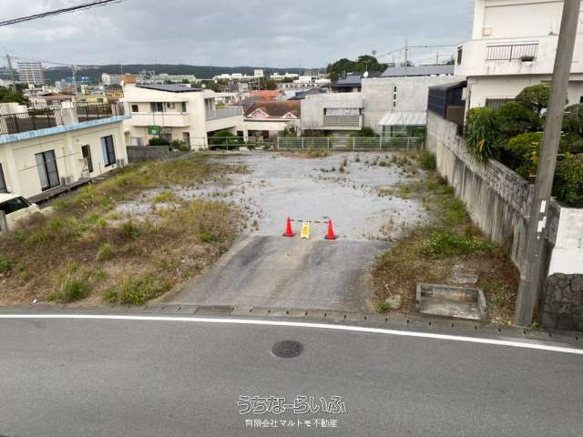 宮里氏貸駐車場