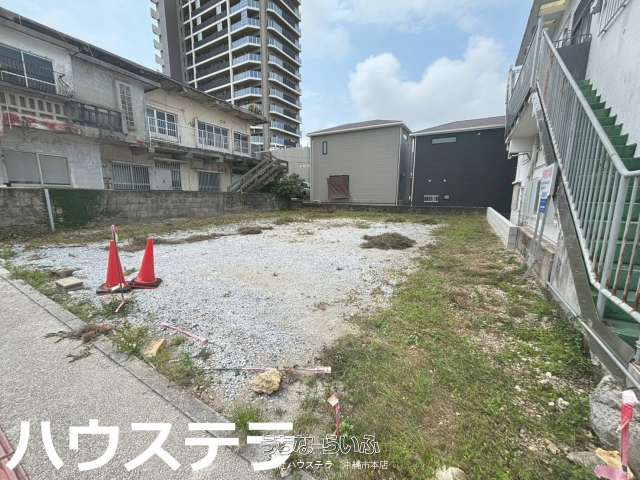 比嘉駐車場