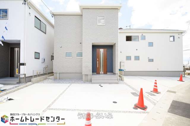 【飯田GHD】リーブルガーデン 沖縄市南桃原 全8棟 2号棟