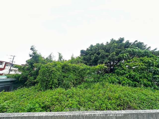 読谷村都屋　土地