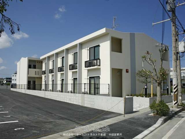 レオパレス小那覇 104号